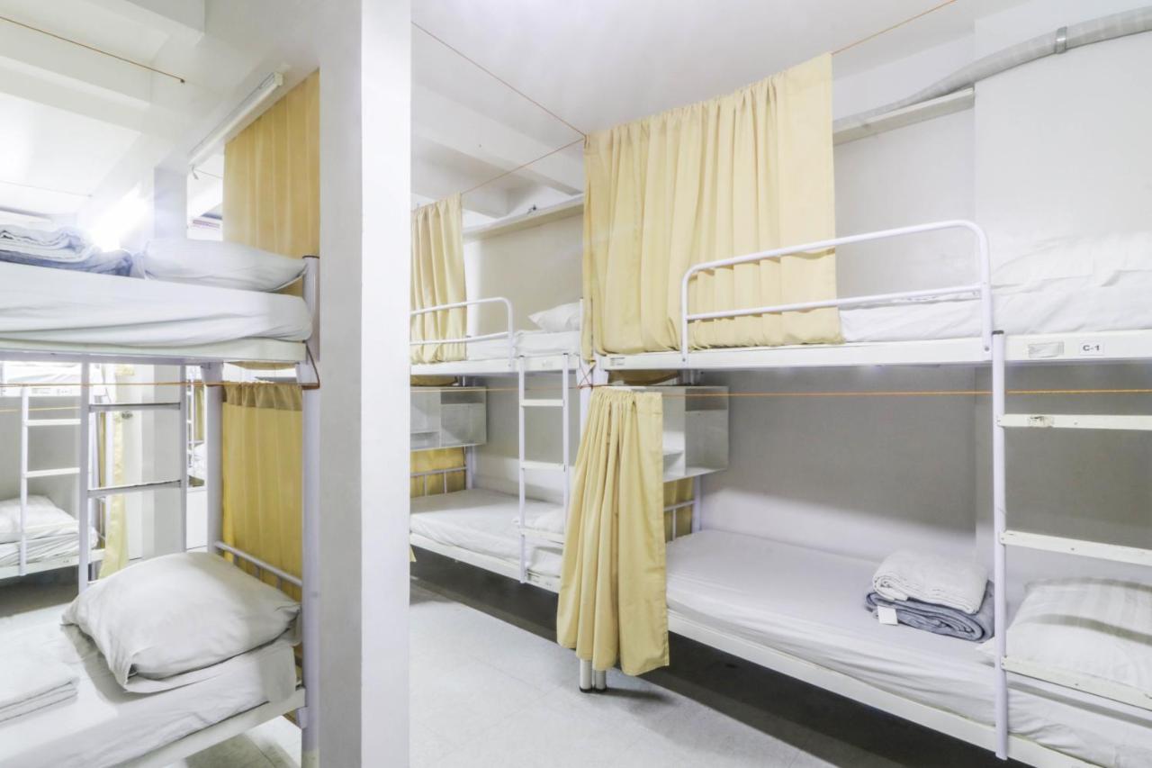 Ark Hostel City Center Manila Pasay Exterior foto