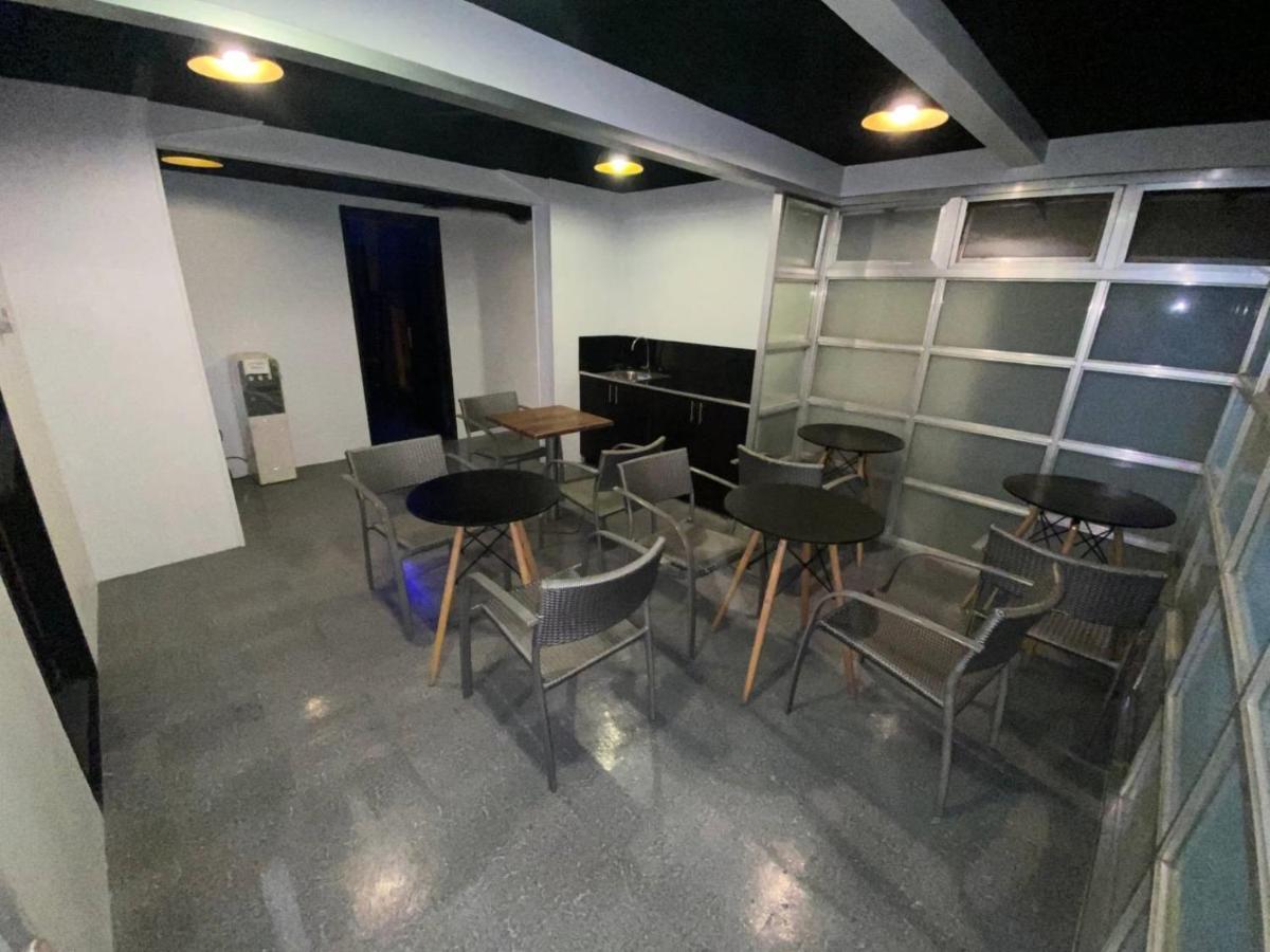 Ark Hostel City Center Manila Pasay Exterior foto